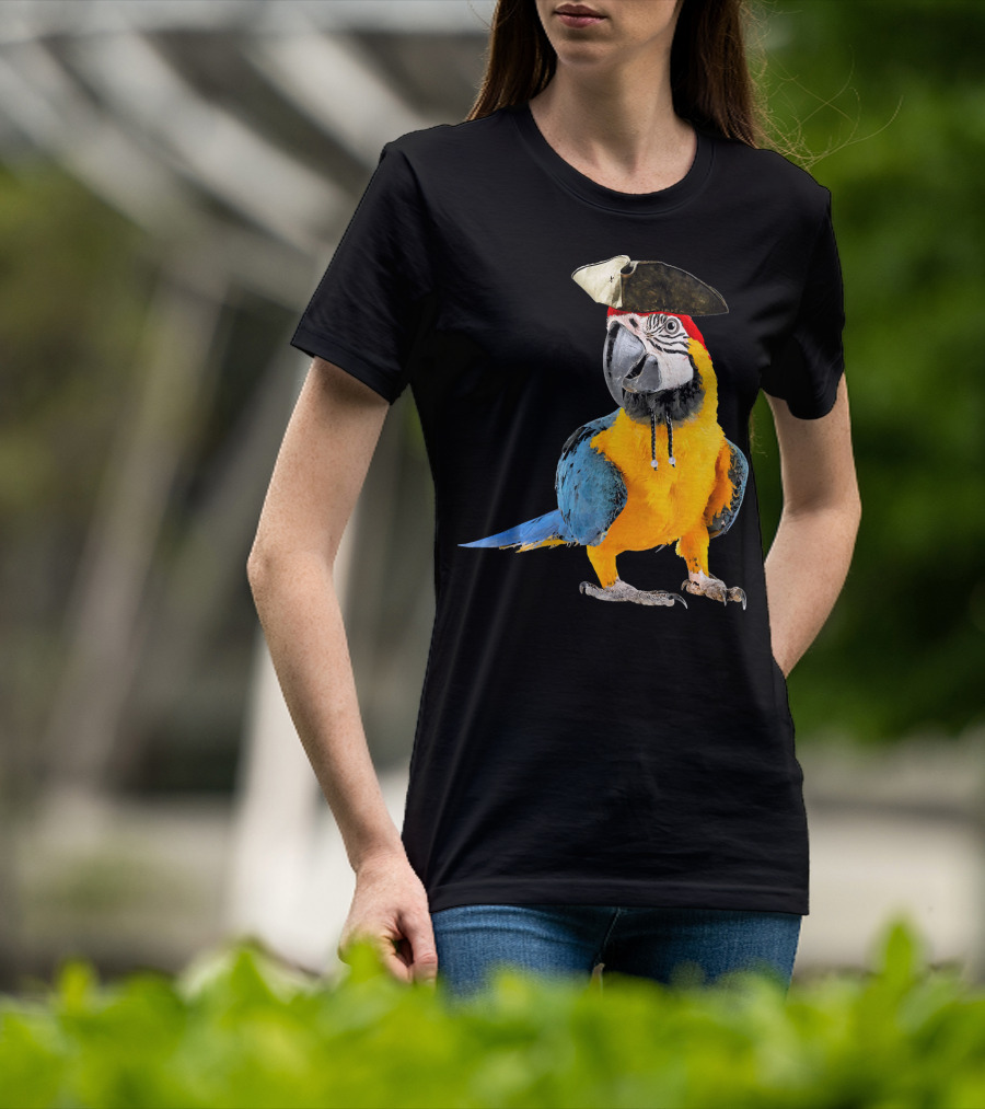 Parrot Of The Caribbean Bird Pirate Hall Macaw With Tricorn Hat T-Shirt