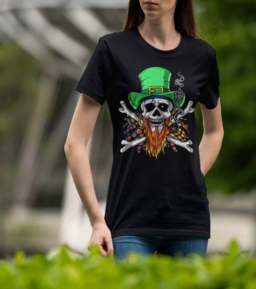 Leprechaun Pirate Skull St Patricks Crossbones Hat Pipe Beads T-Shirt