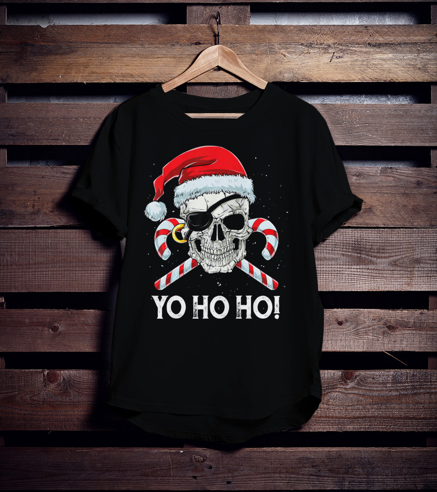 YO HO HO Pirate Santa Skull Candy Canes T-Shirt