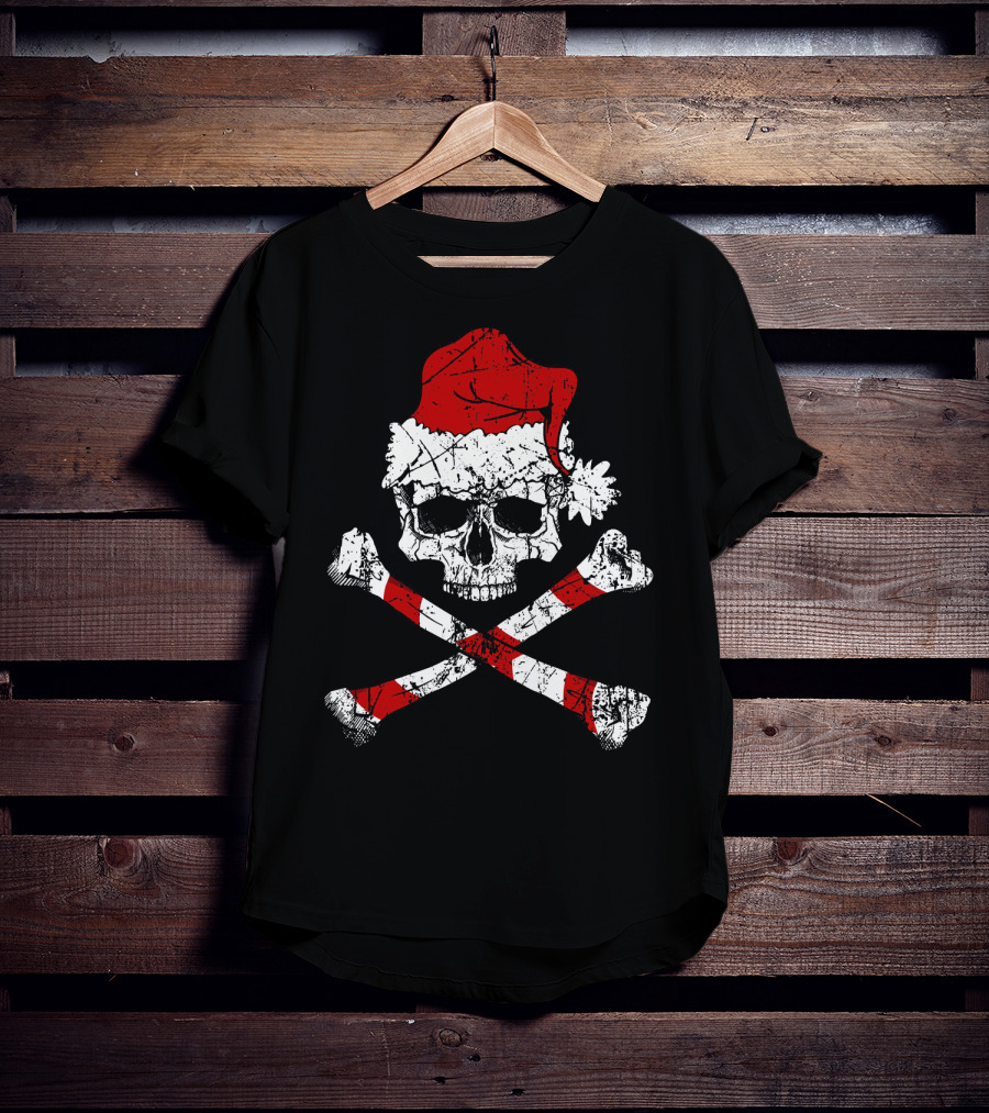 Pirate Christmas Skull With Santa Hat And Candy Cane Crossbones T-Shirt