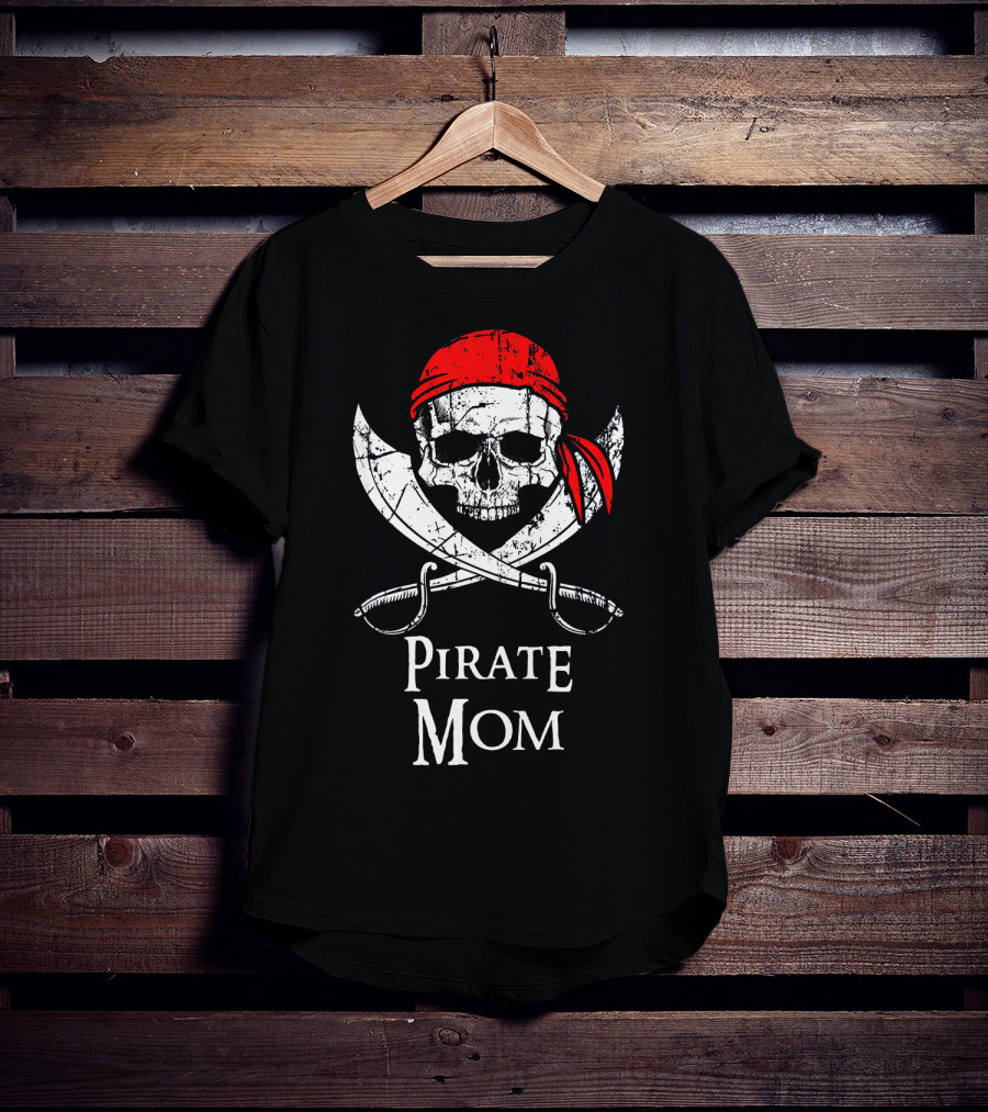 Pirate Mom Skull Crossbones Bandana Swords Flag T-Shirt