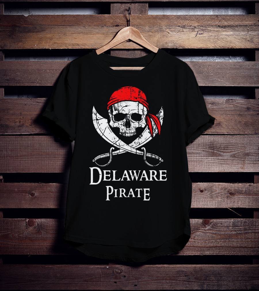 Delaware Pirate Skull And Crossbones T-Shirt