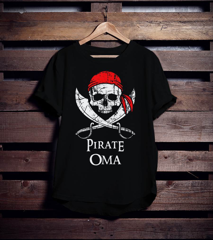 Pirate Oma Skull With Red Bandana And Crossed Swords T-Shirt
