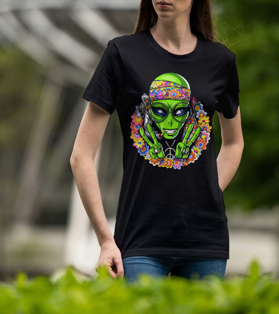 Hippie Alien Peace Sign Psychedelic Flowers Smoking Groovy T-Shirt