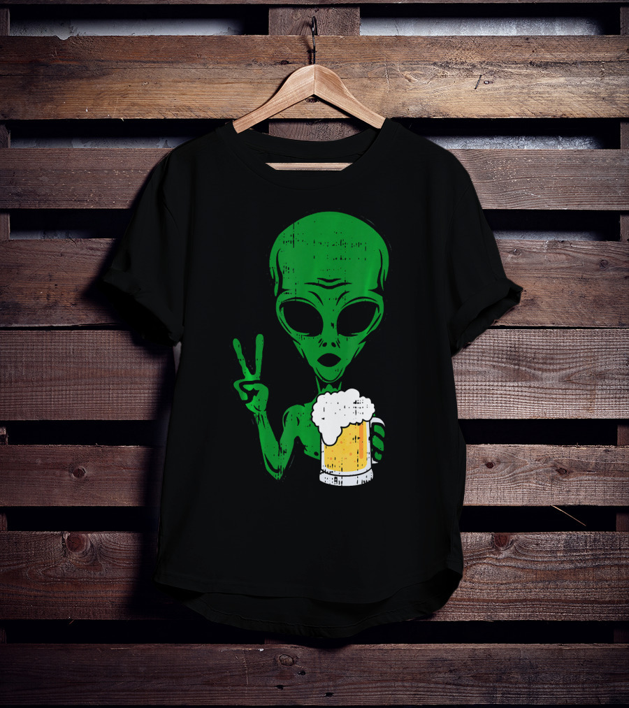 Area 51 Alien Peace Sign Drinking Beer T-Shirt