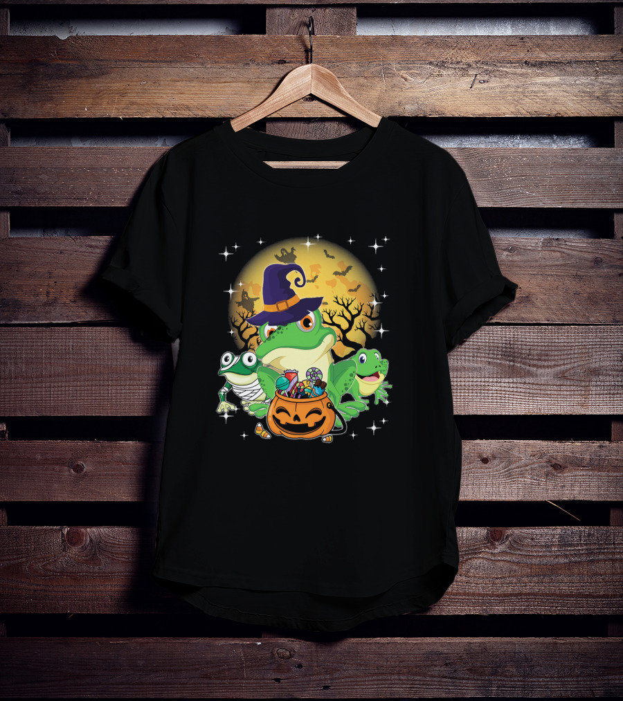 Three Frogs Mummy Witch Moon Ghosts Halloween Pumpkin T-Shirt