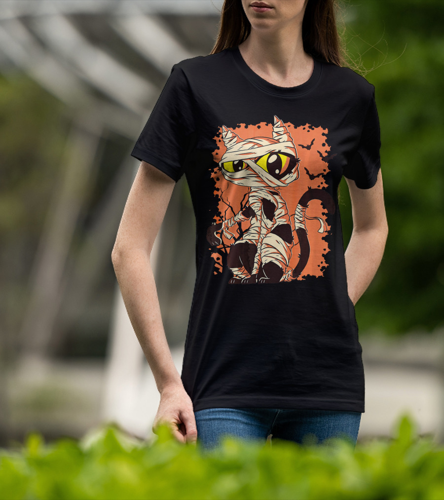 Mummy Cat With Yellow Eyes And Halloween Bats T-Shirt