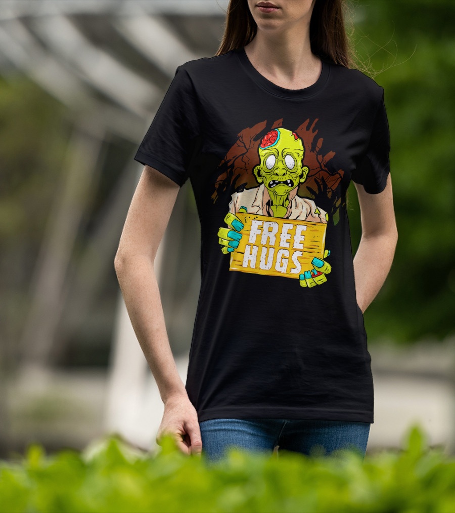 Free Hugs Creepy Zombie Funny Mens Halloween Horror T-Shirt