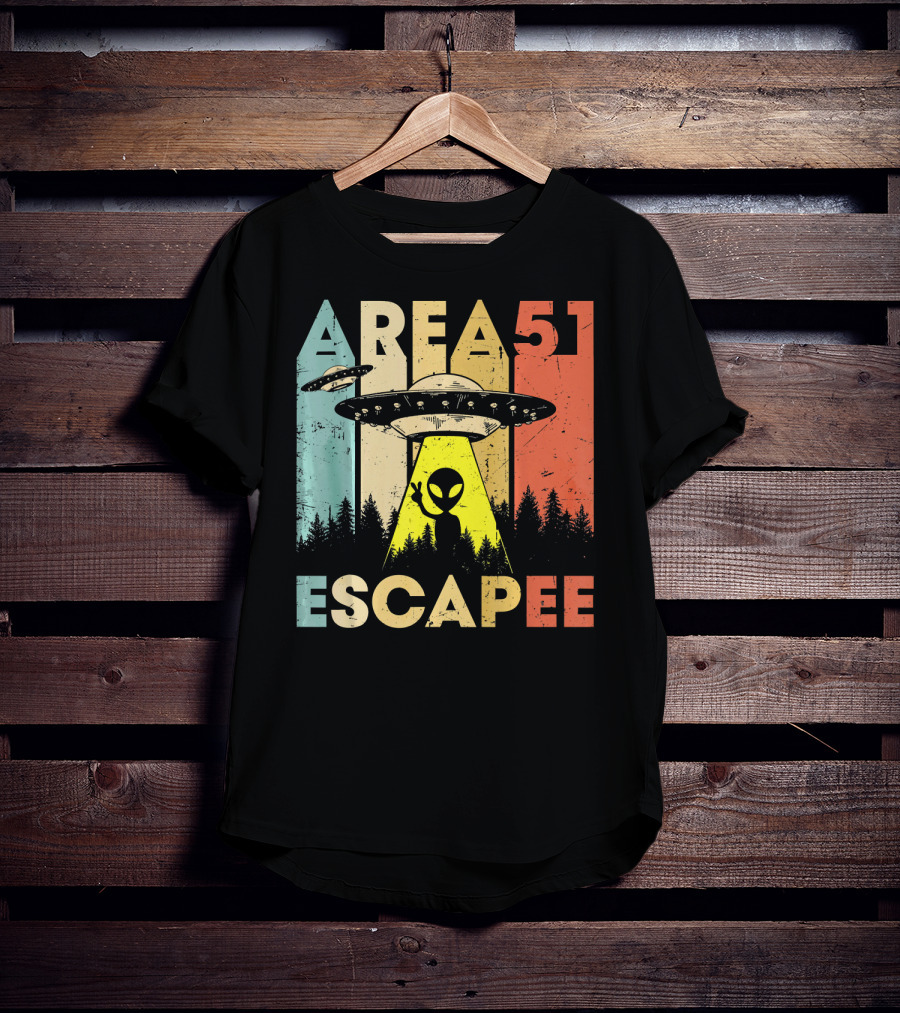 Area 51 Escapee UFO Alien Vintage Halloween Costume T-Shirt