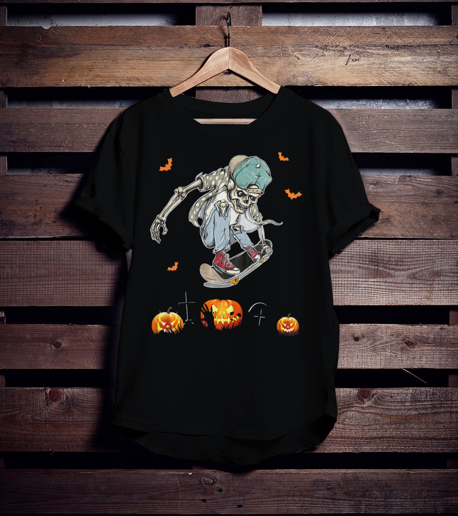 Zombie Skateboarding Teen Halloween Pumpkins And Bats T-Shirt