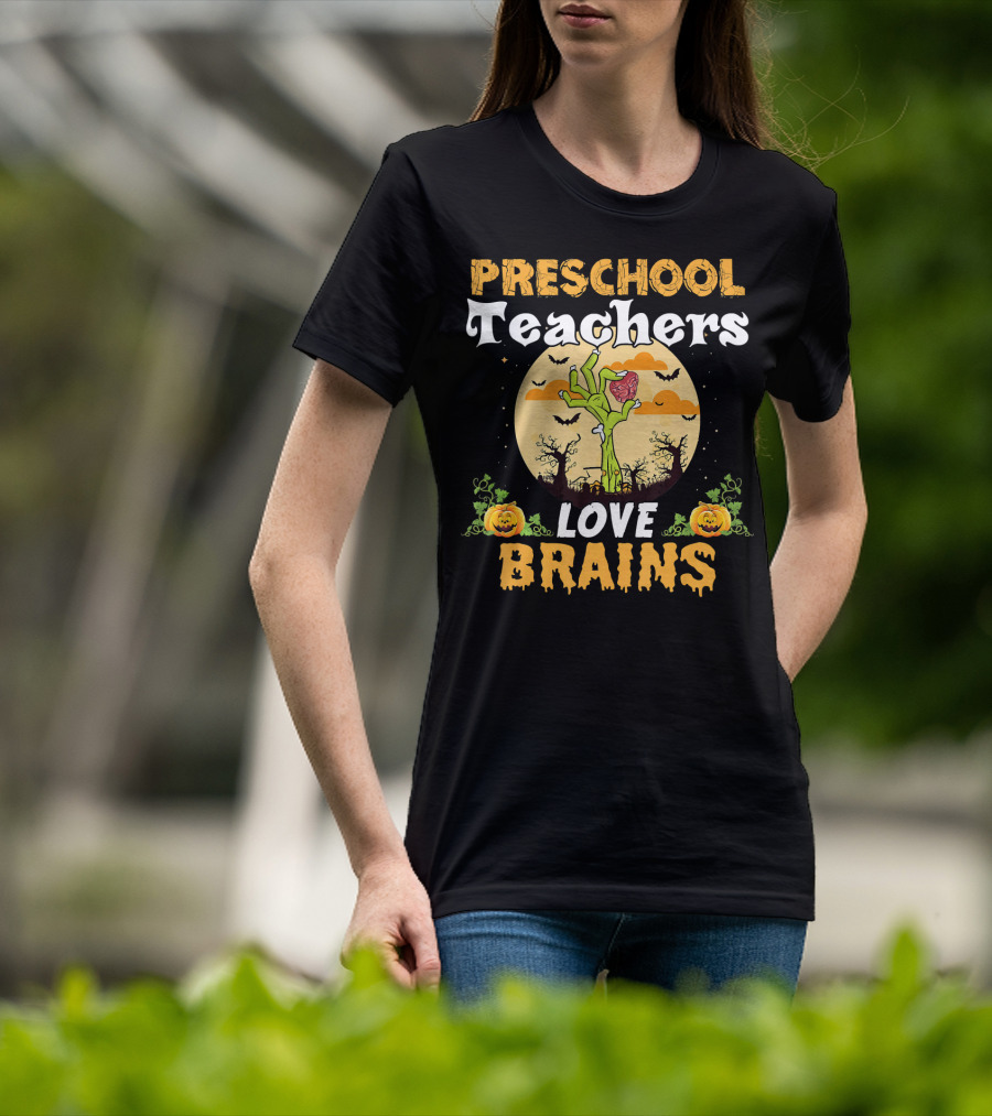 Preschool Teachers Love Brains Zombies Halloween Pumpkin Moon Bats T-Shirt