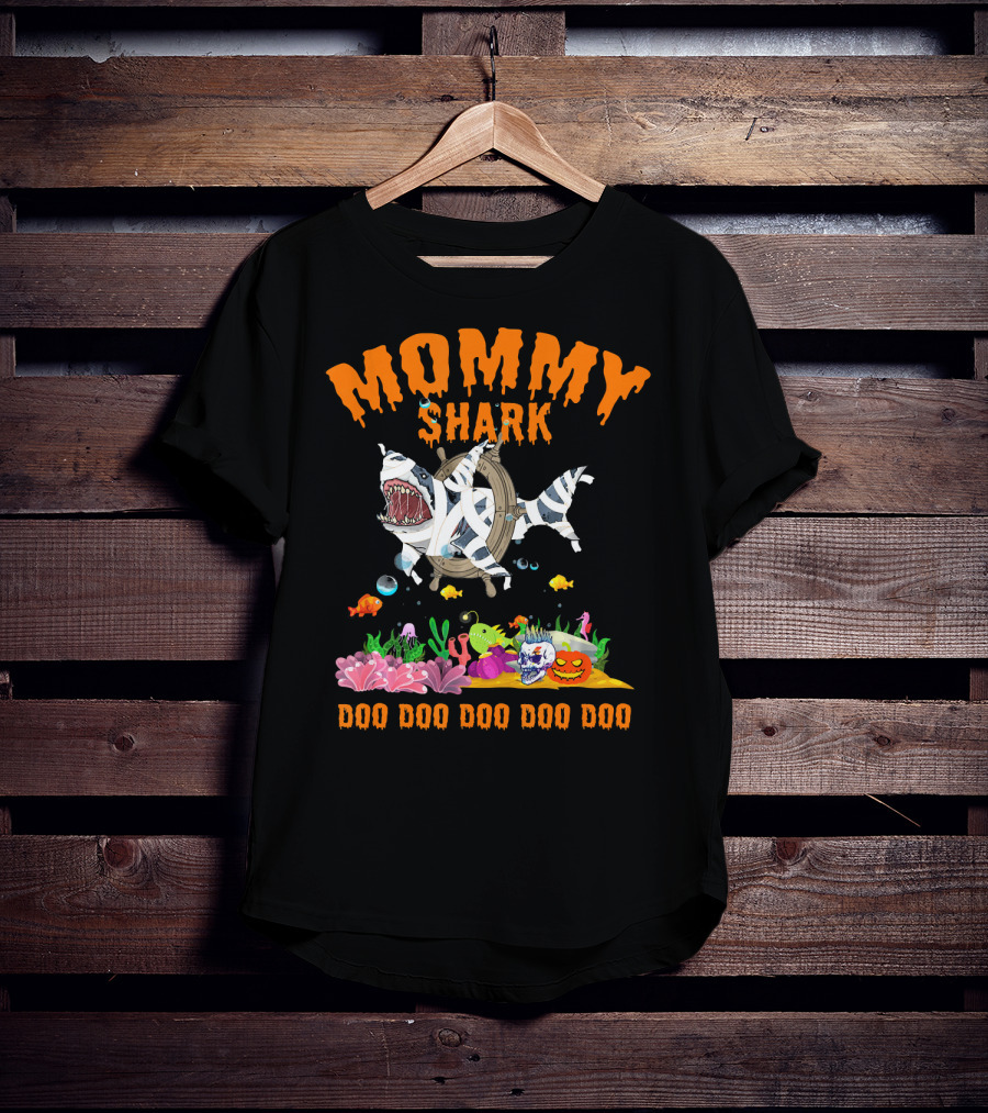 Mommy Shark Halloween Costume Doo Doo Doo Doo Doo T-Shirt
