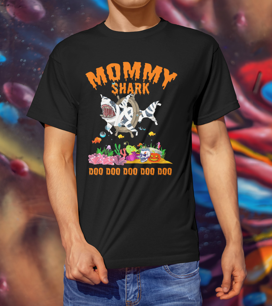 Mommy Shark Halloween Costume Doo Doo Doo Doo Doo T-Shirt