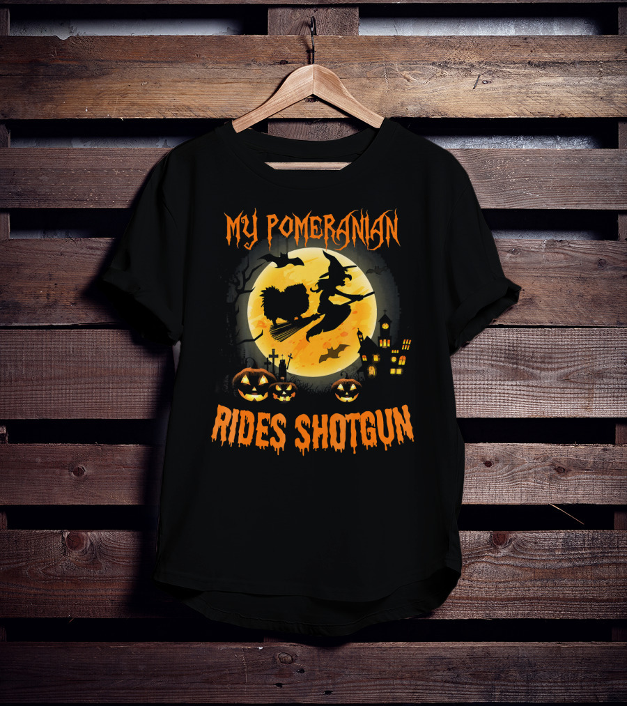 MY POMERANIAN RIDES SHOTGUN Halloween Witch Moon Pumpkins T-Shirt