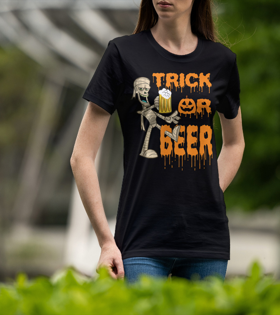 Trick Or Beer Mummy With Pumpkin And Mug T-Shirt