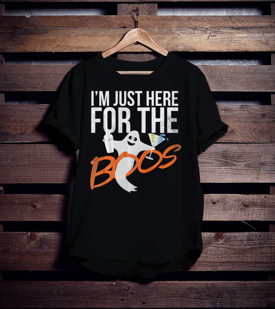 I'm Just Here For The Boos Ghost Holding Cocktail And Drink Shaker T-Shirt