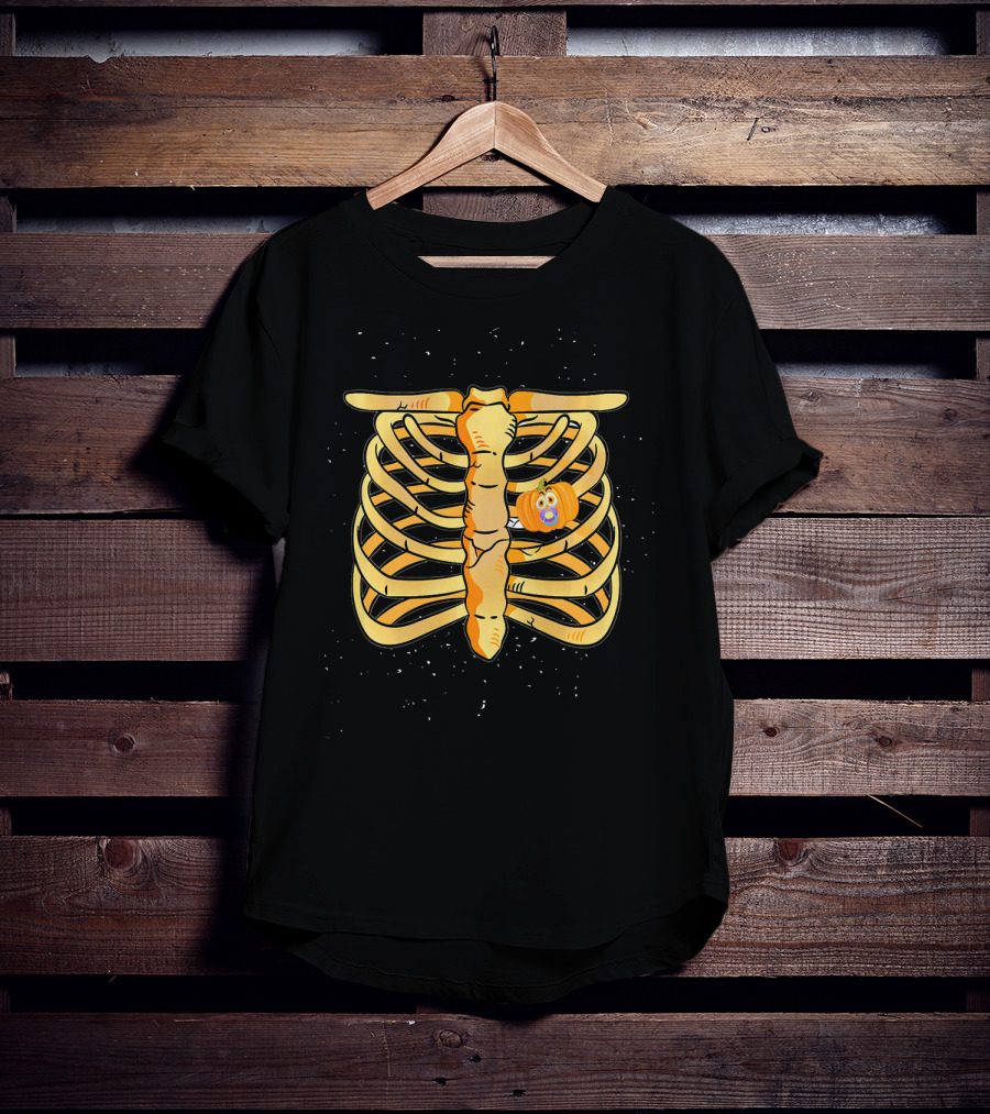 Pregnant Skeleton Announcement Pumpkin Baby Bump Ribcage Halloween T-Shirt