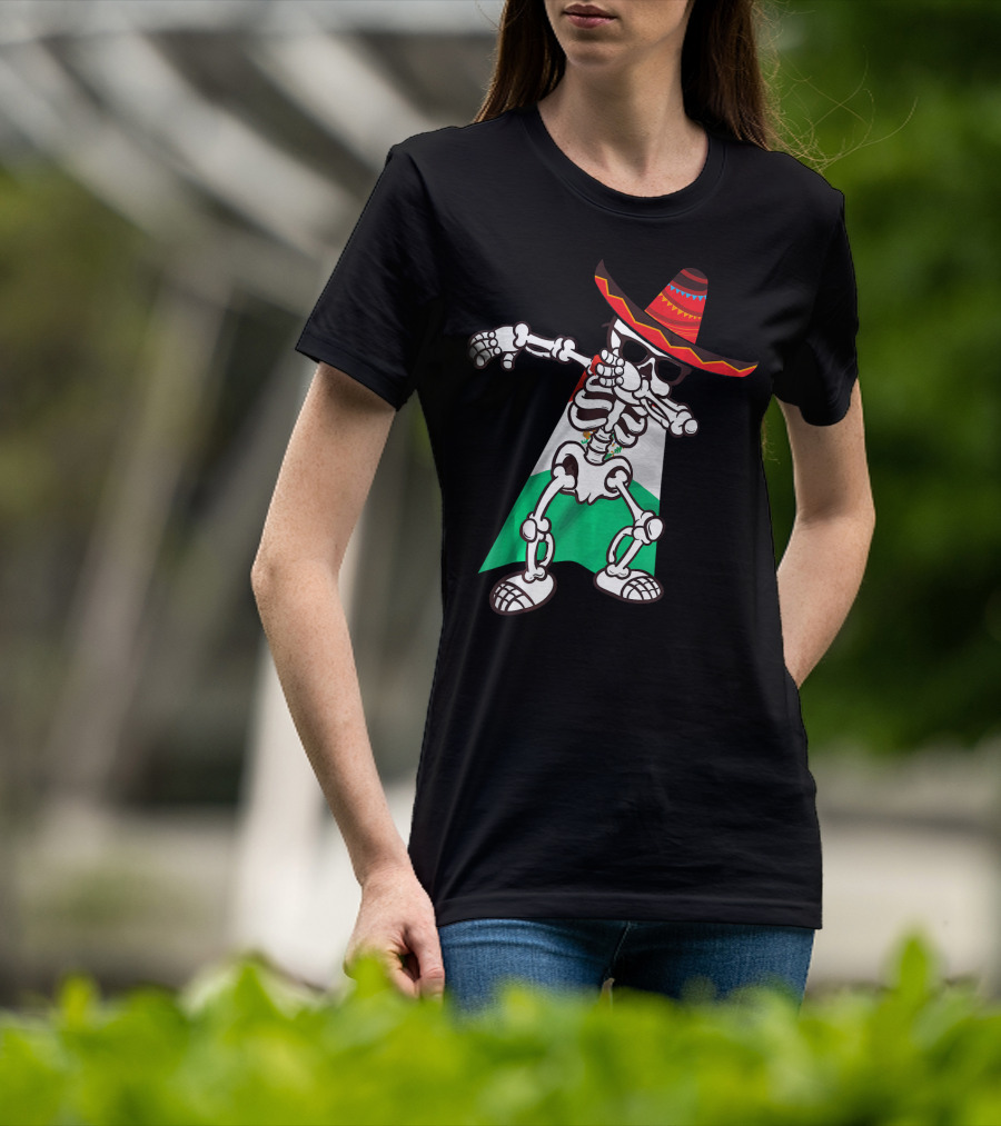 Cinco De Mayo Skeleton Dabbing With Sombrero And Mexican Flag Cape T-Shirt