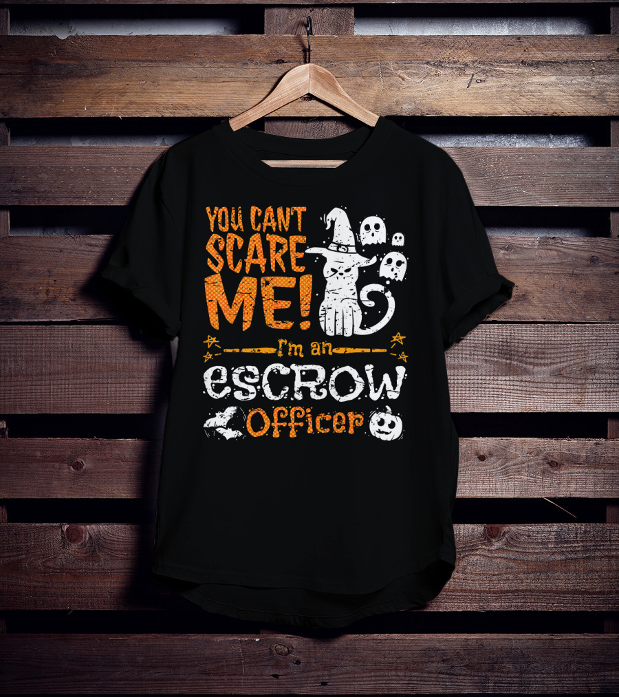 You Can't Scare Me I'm An Escrow Officer Halloween Cat Ghosts Pumpkin T-Shirt