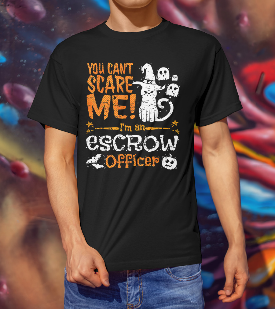 You Can't Scare Me I'm An Escrow Officer Halloween Cat Ghosts Pumpkin T-Shirt