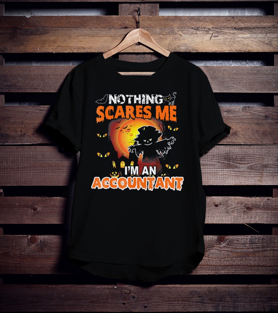 Nothing Scares Me I'm An Accountant Halloween Scarecrow And Cats T-Shirt