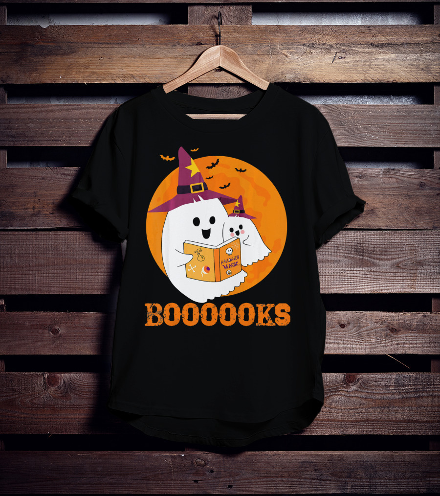 BOOOOKS Halloween Magic Ghosts Reading In Witch Hats T-Shirt