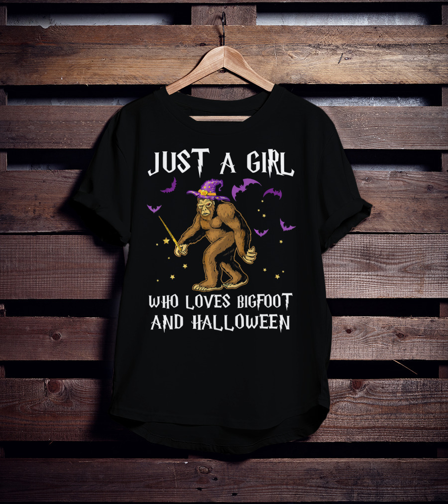 Just A Girl Who Loves Bigfoot And Halloween T-Shirt