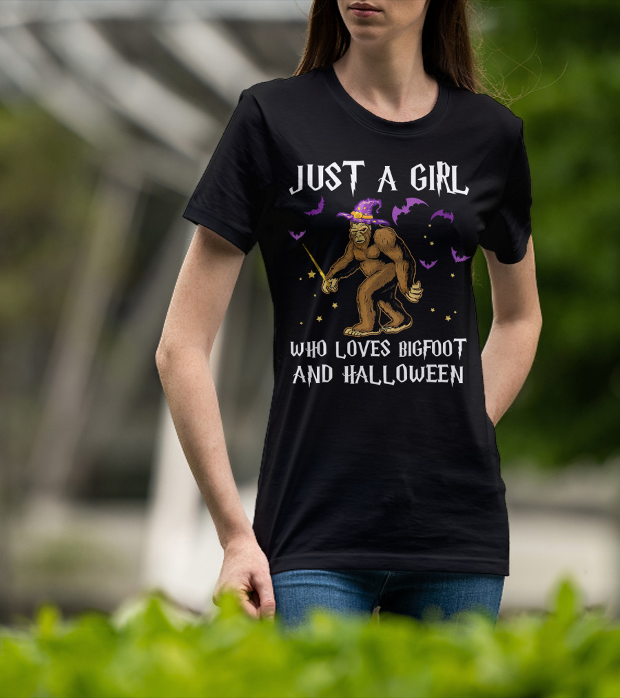 Just A Girl Who Loves Bigfoot And Halloween T-Shirt
