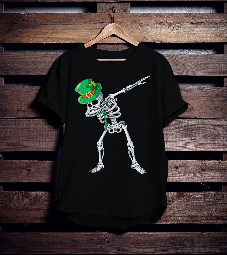 Dabbing Skeleton In Green Leprechaun Hat With Clover T-Shirt