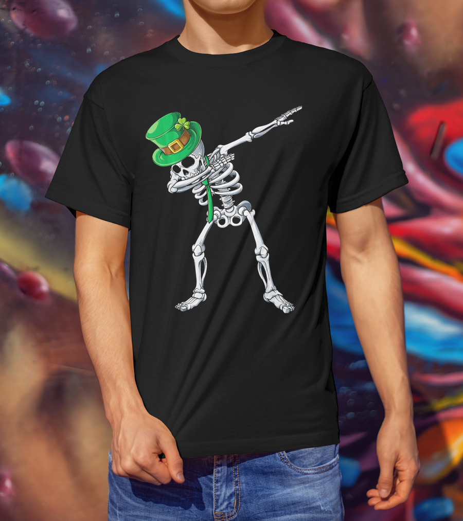 Dabbing Skeleton In Green Leprechaun Hat With Clover T-Shirt
