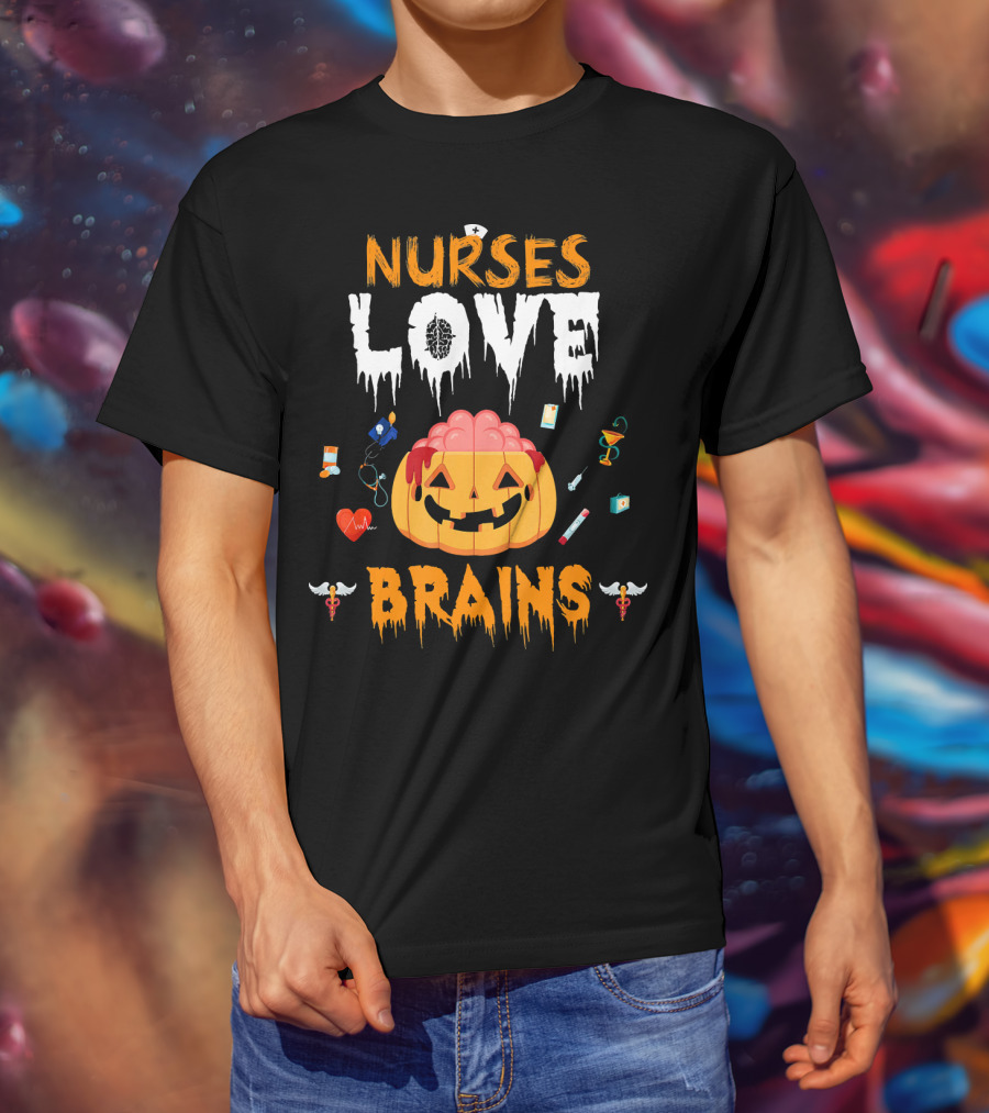 Nurses Love Brains Halloween Scary Nurse Pumpkin T-Shirt