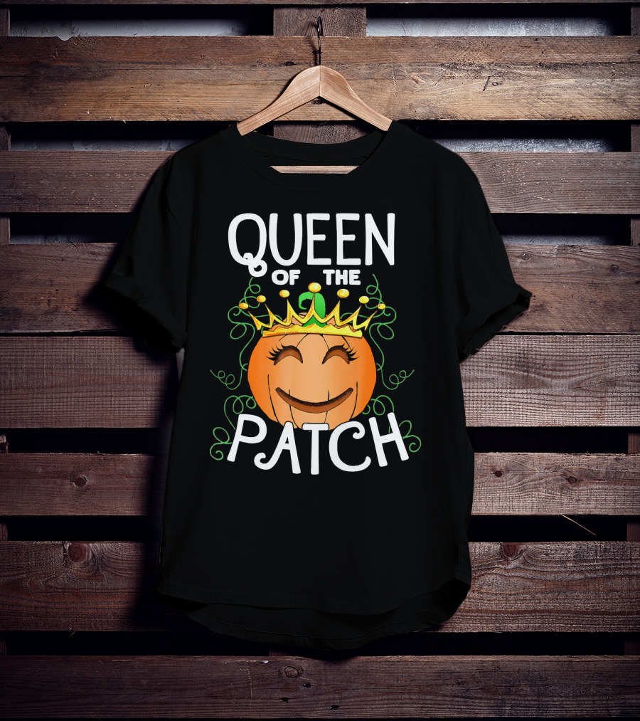 Queen Of The Patch Halloween Pumpkin T-Shirt