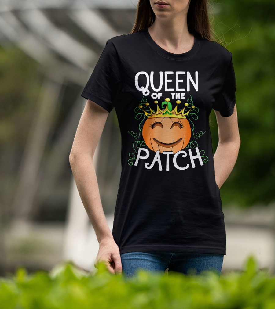 Queen Of The Patch Halloween Pumpkin T-Shirt