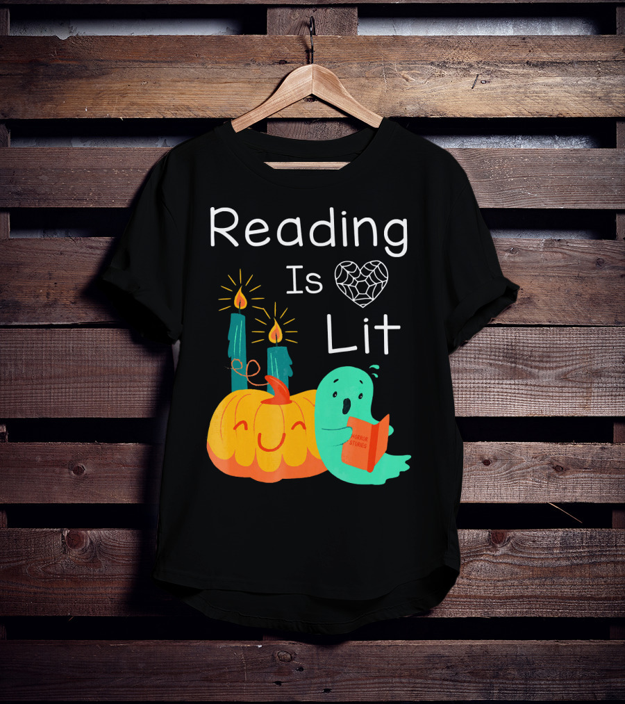 Reading Is Lit Teacher Librarian Halloween Costume Pumpkin Ghost Candles T-Shirt