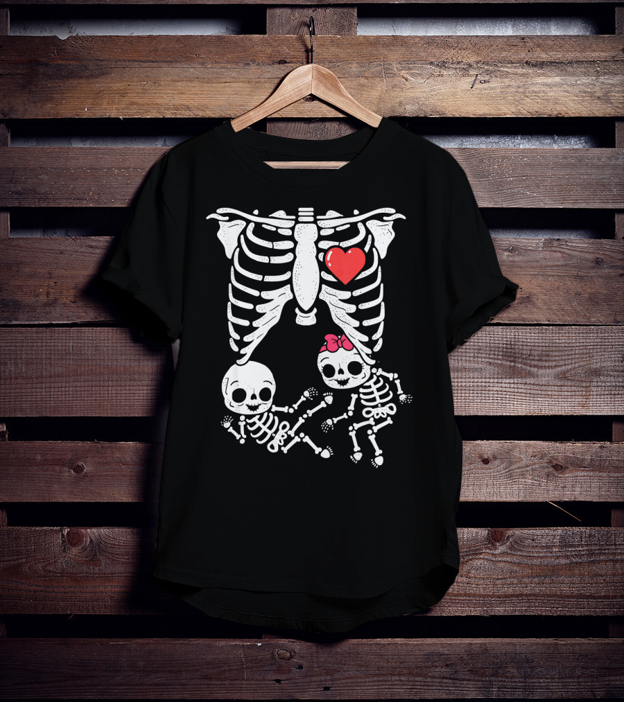 Skeleton Pregnancy Announcement With Baby Skeletons And Heart T-Shirt
