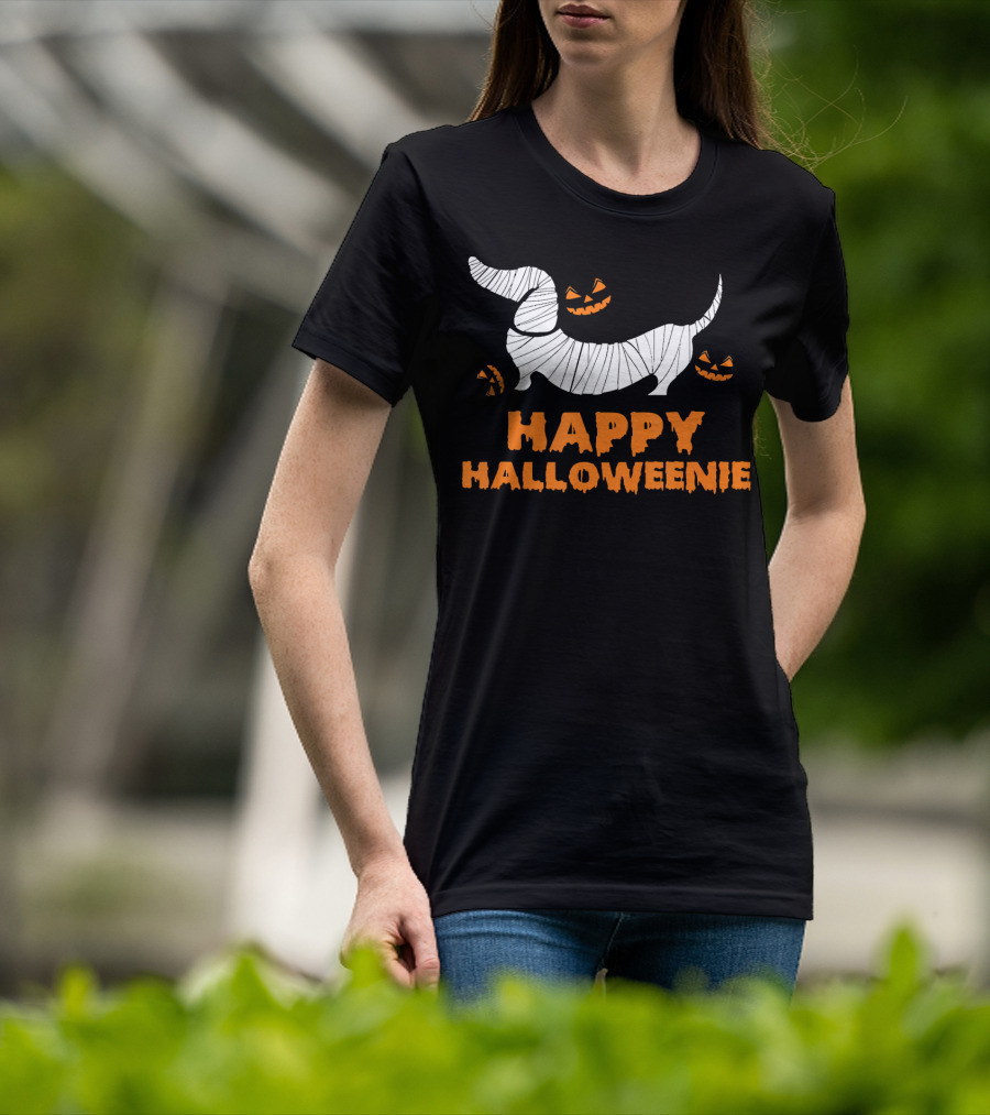 Happy Halloweenie Dachshund Mummy With Jack-O'-Lanterns T-Shirt