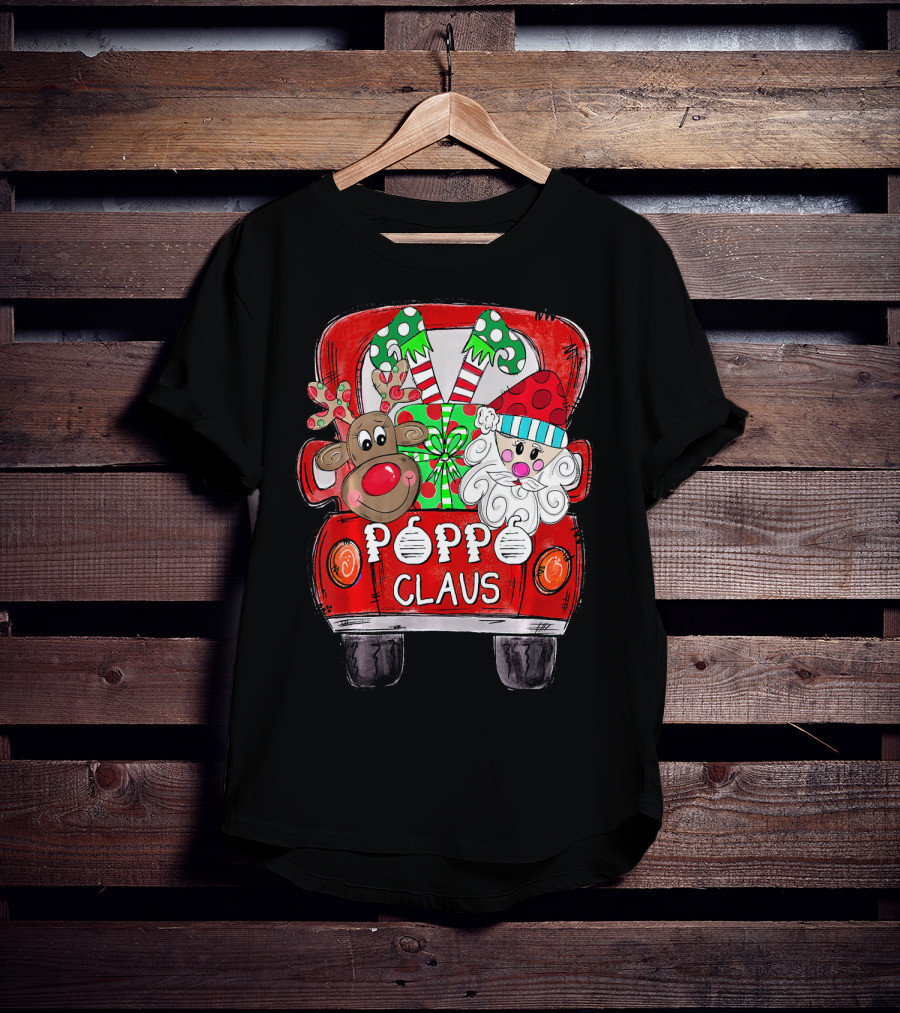 Red Truck With Poppo Claus, Reindeer, And Christmas Gifts T-Shirt