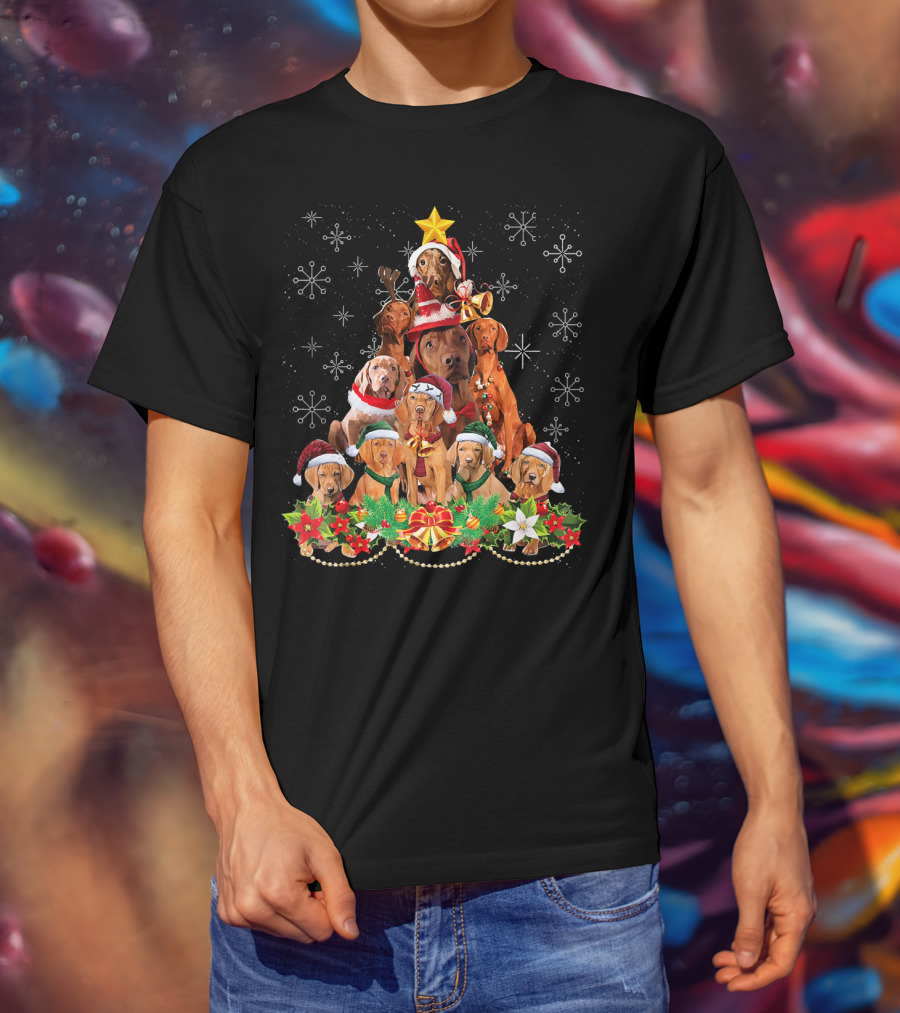 Vizsla Christmas Tree With Dogs Santa Hats Snowflakes And Holly T-Shirt