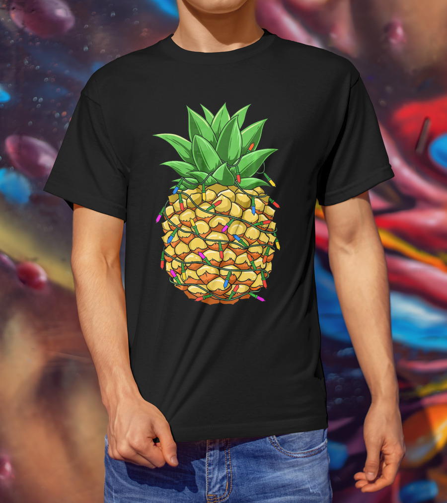 Pineapple Wrapped With Christmas String Lights Mele Hawaiian Holiday Fun T-Shirt