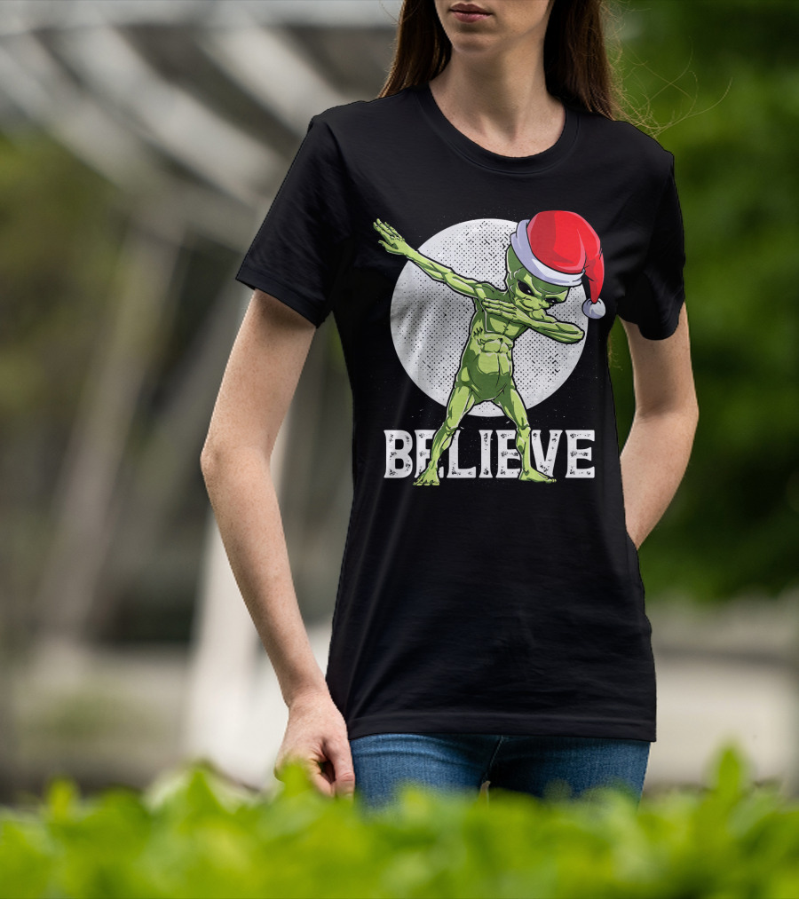 Believe Dabbing Alien Santa Hat Christmas Boys T-Shirt