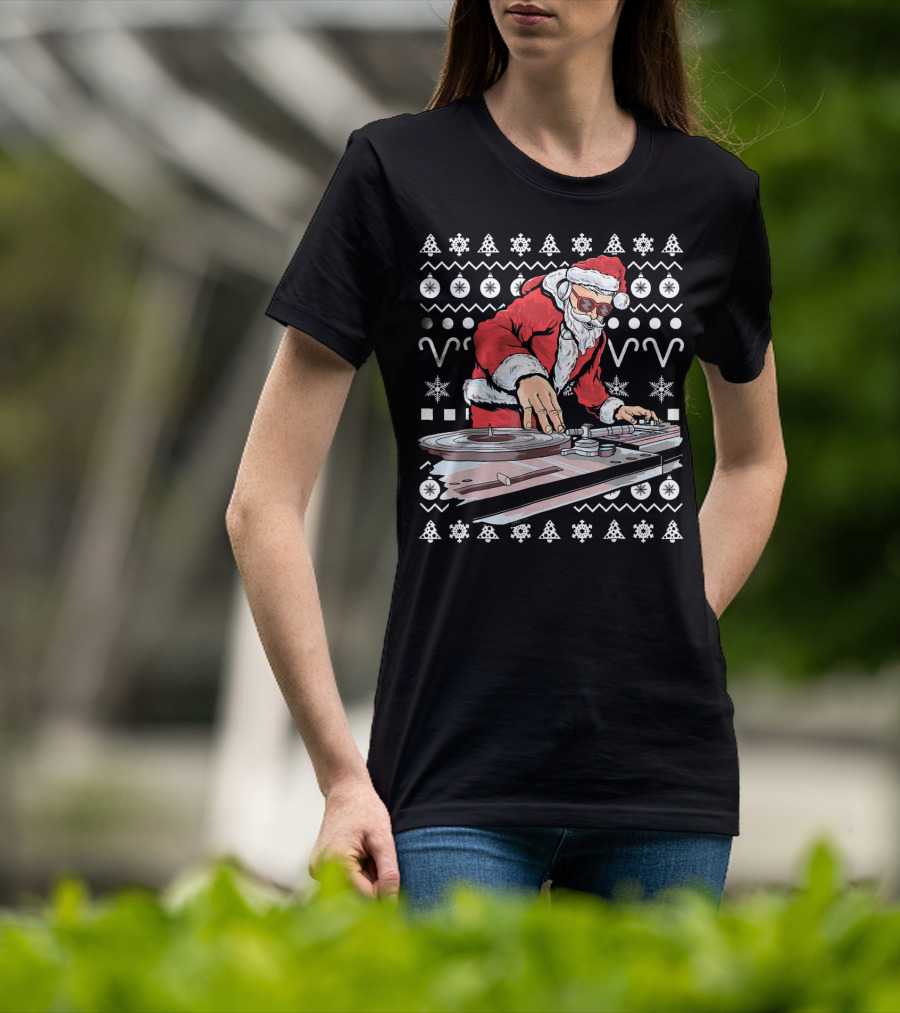 Santa Claus DJ Remixing Holiday Beats T-Shirt