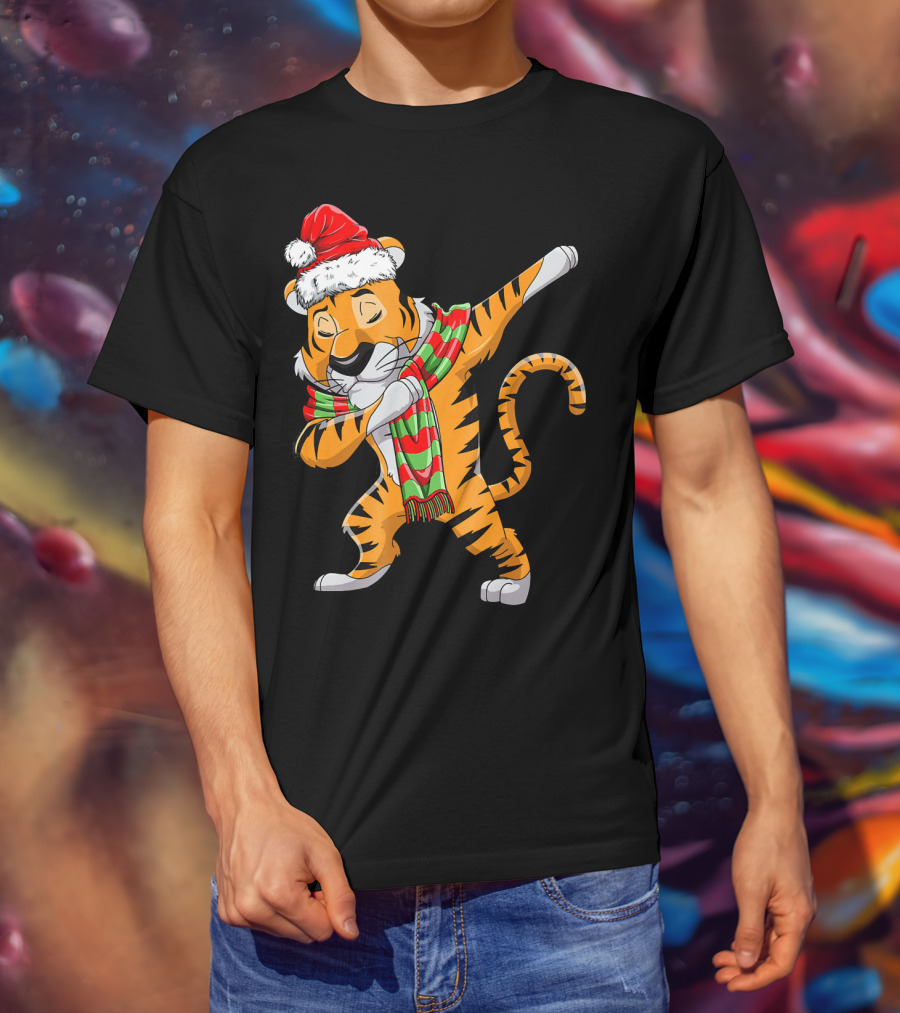 Dabbing Santa Tiger With Christmas Scarf T-Shirt