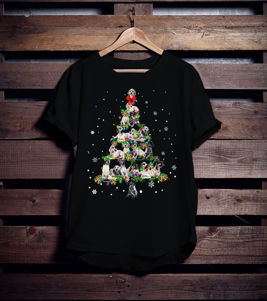 English Setter Dog Christmas Tree With Snowflakes And Holiday Decorations T-Shirt