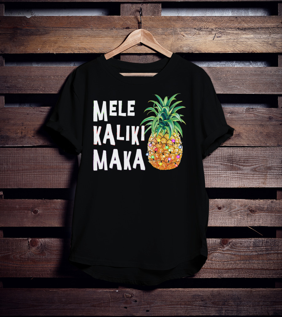 MELE KALIKIMAKA Pineapple Christmas Lights T-Shirt