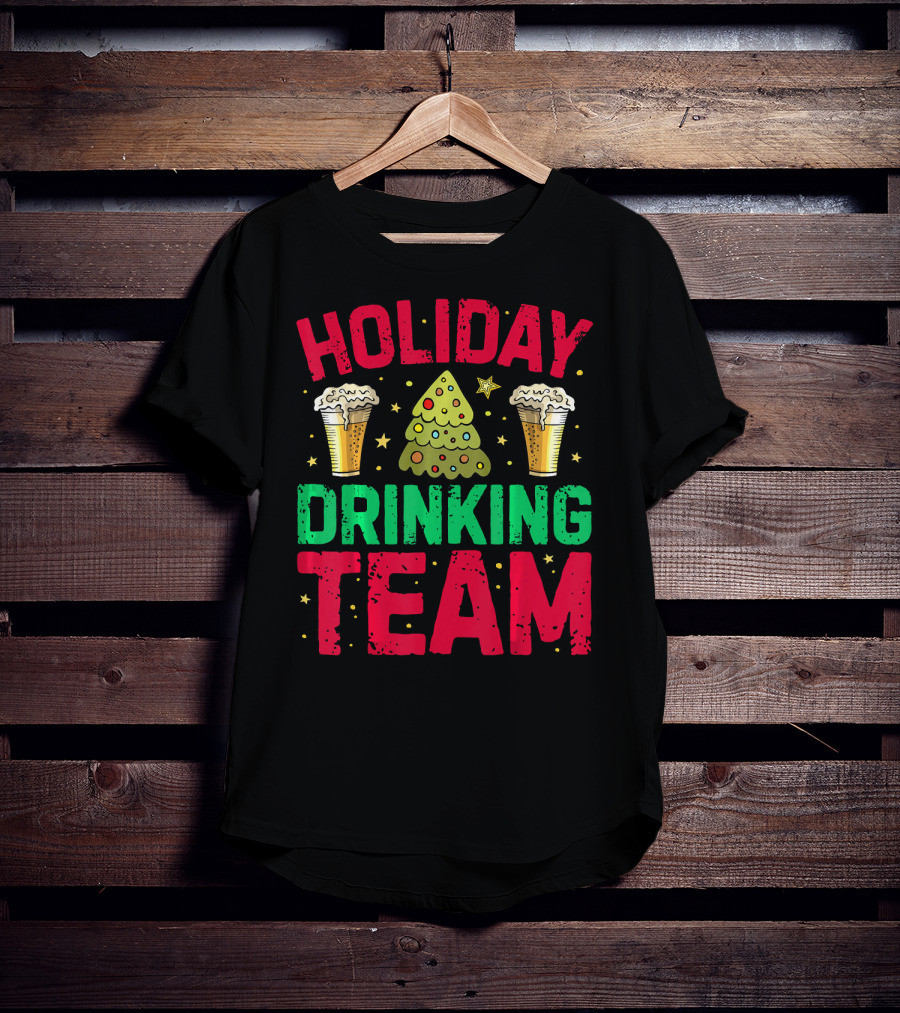 HOLIDAY DRINKING TEAM Christmas Tree Beer Glasses T-Shirt