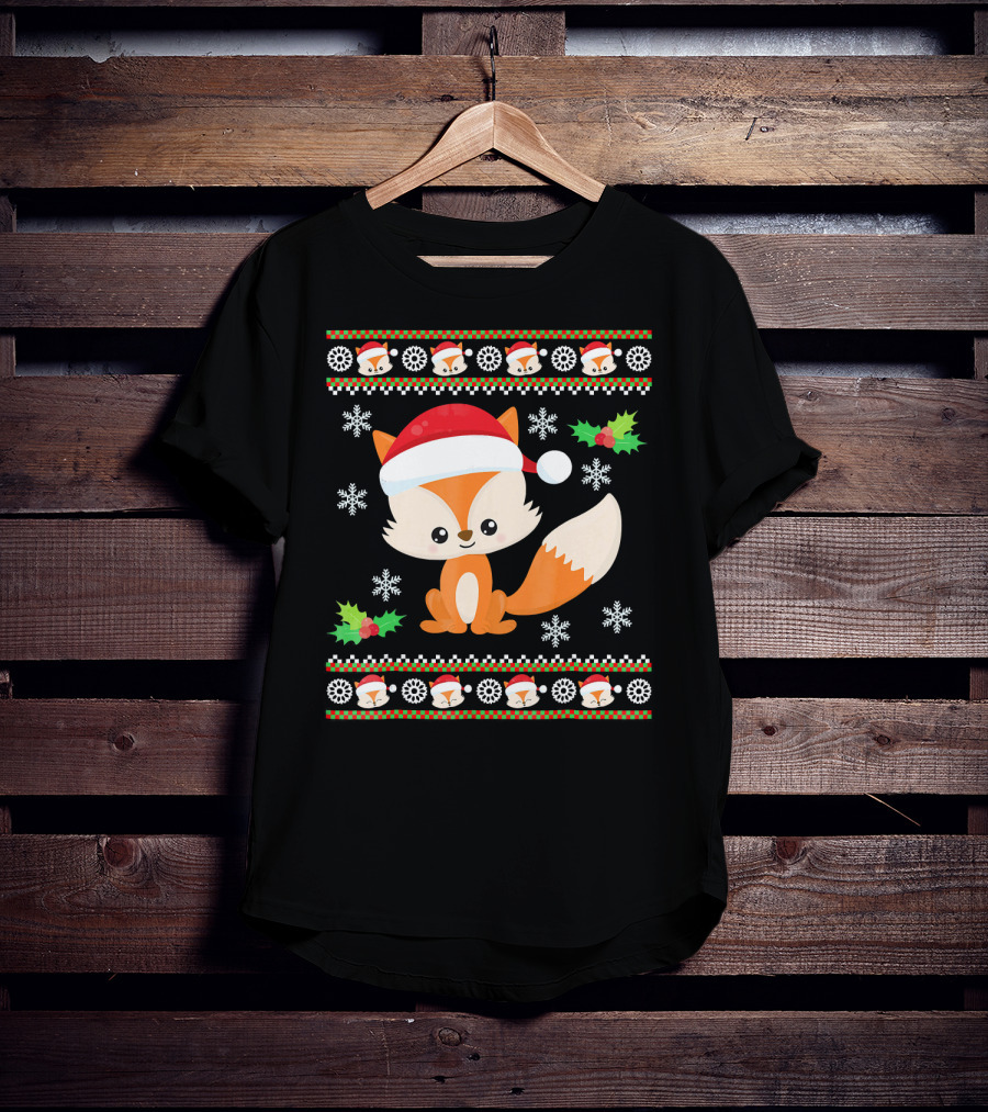 Cute Festive Fox With Santa Hat And Snowflakes T-Shirt