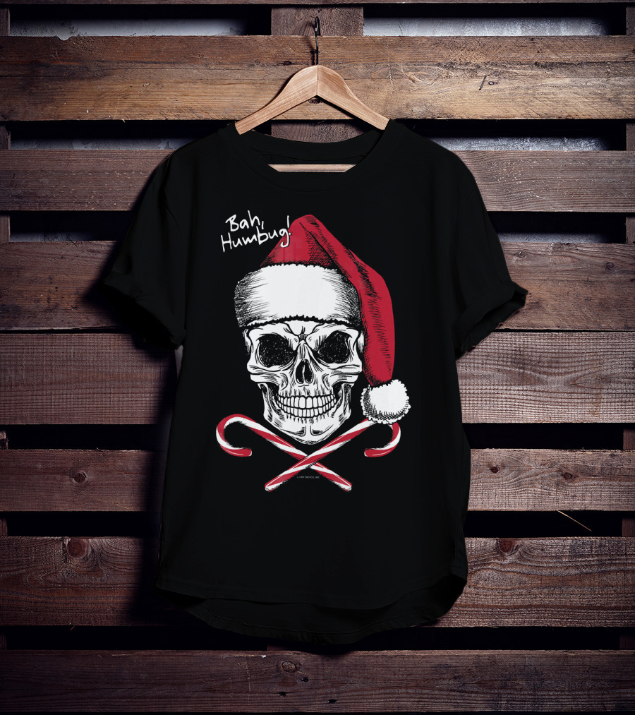 Bah Humbug Skull With Santa Hat And Candy Canes Christmas Funny Santa T-Shirt