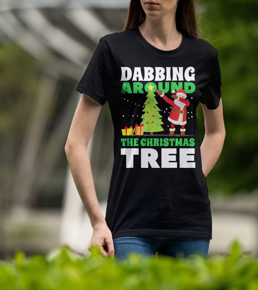 Dabbing Around The Christmas Tree Kris Kringle Merry Christmas San T-Shirt