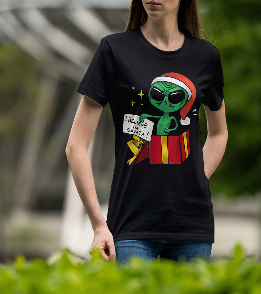 Christmas Funny Alien I Believe In Santa Present T-Shirt