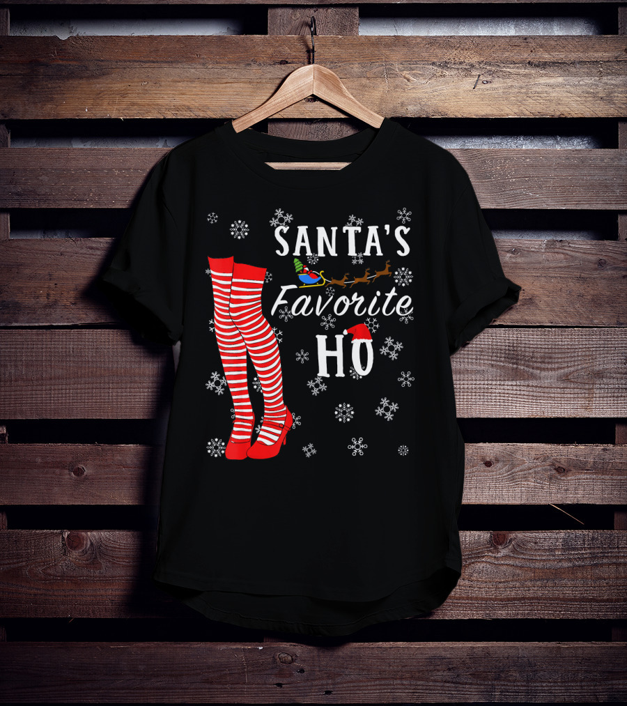 Santa's Favorite Ho Red Striped Stockings Snowflakes Sleigh T-Shirt